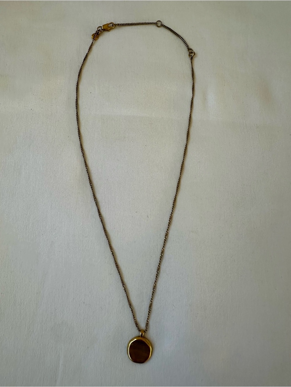 MADEWELL Gold Round Pendant Necklace Dainty Minimalist Layering Jewelry